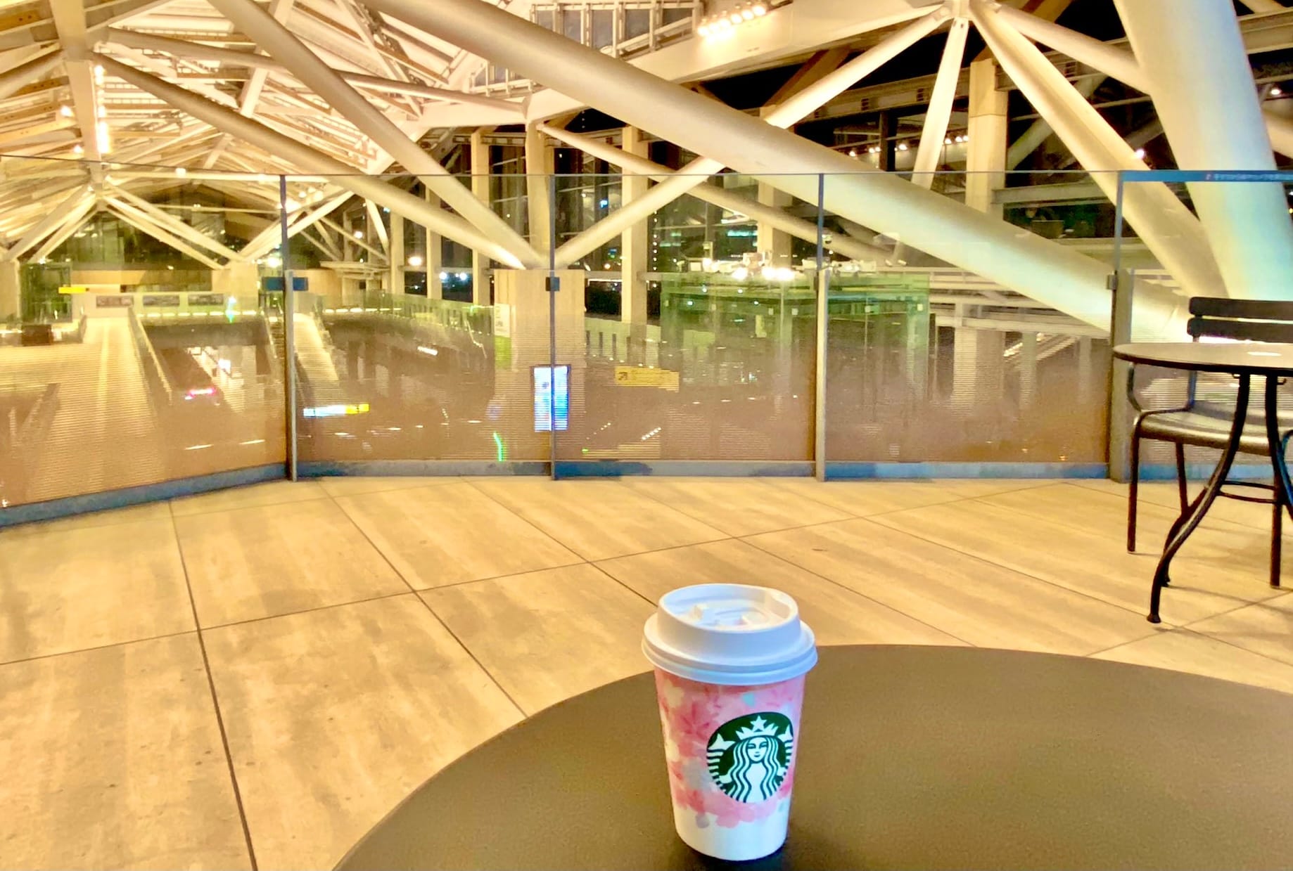 スタバ2025年7月最新】7杯～10杯実質無料！ドリンクチケットなし